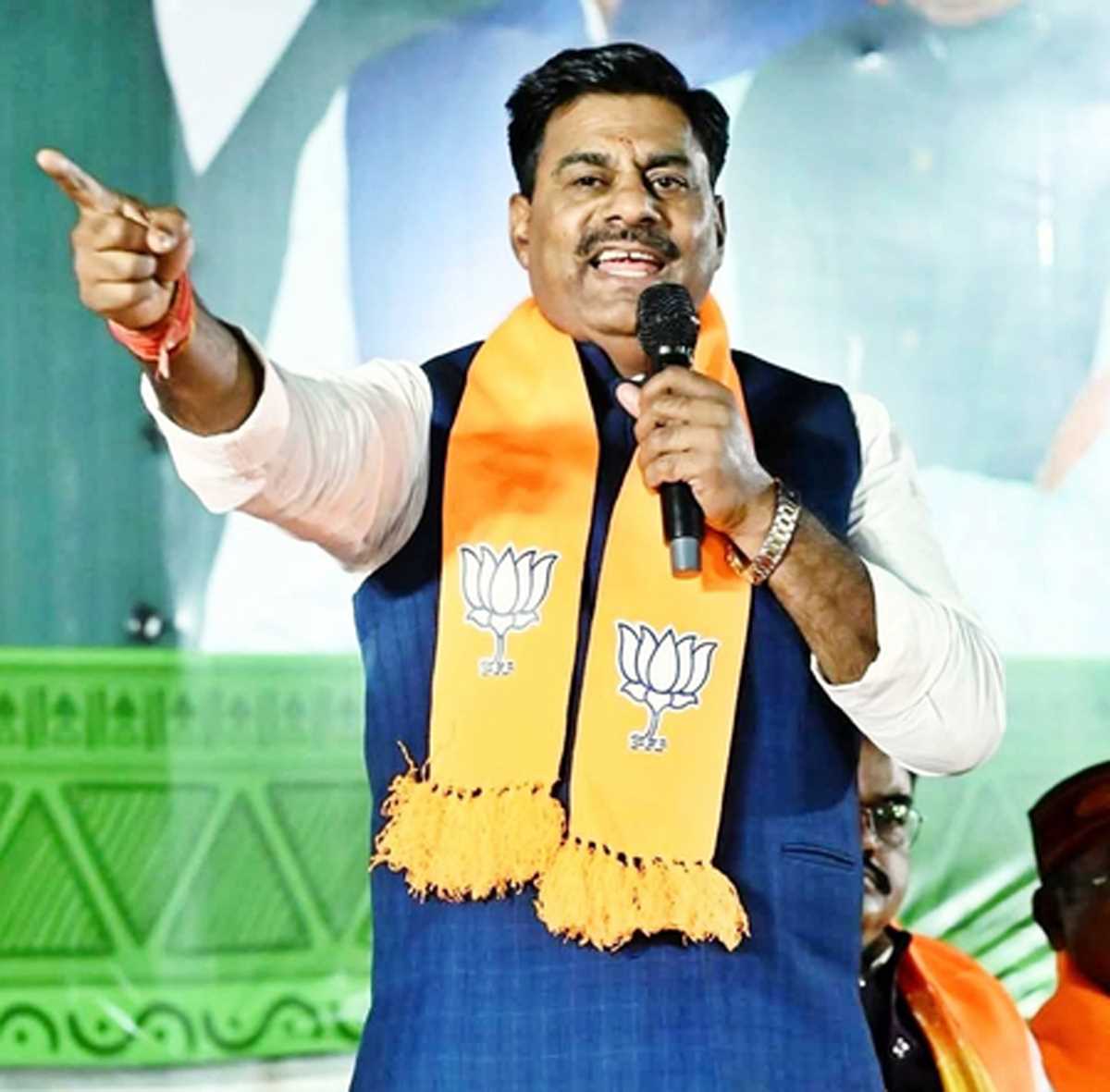 कांग्रेस, आतंक और पाकिस्तान में से किसे जिंदा रखना चाहती है : भाजपा विधायक कांग्रेस, आतंक और पाकिस्तान में से किसे जिंदा रखना चाहती है : भाजपा विधायक